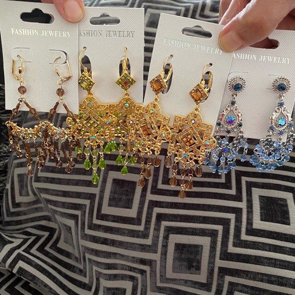 {4 pairs} Fashion long dangle event  earrings - Picture 2 of 9